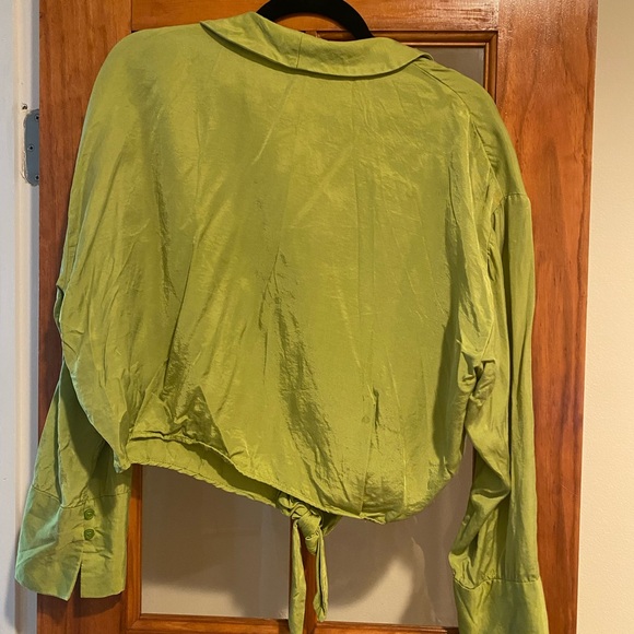 Green collared blouse - Picture 3 of 3